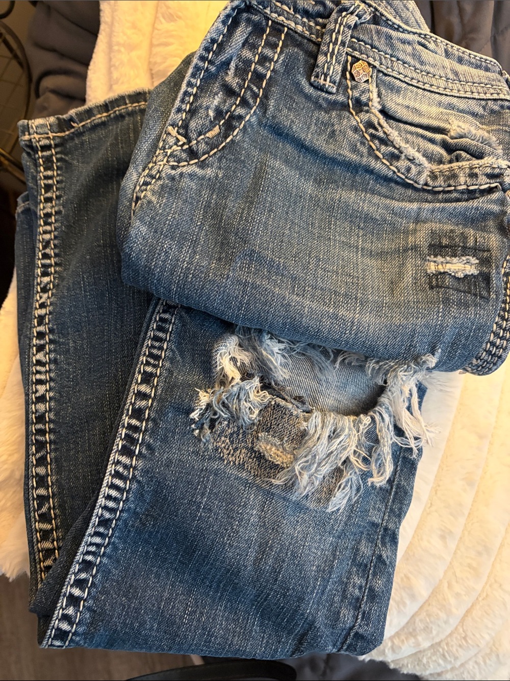 Silver Jeans Women's Distressed Blue Skinny Jeans - Picture 4 of 7